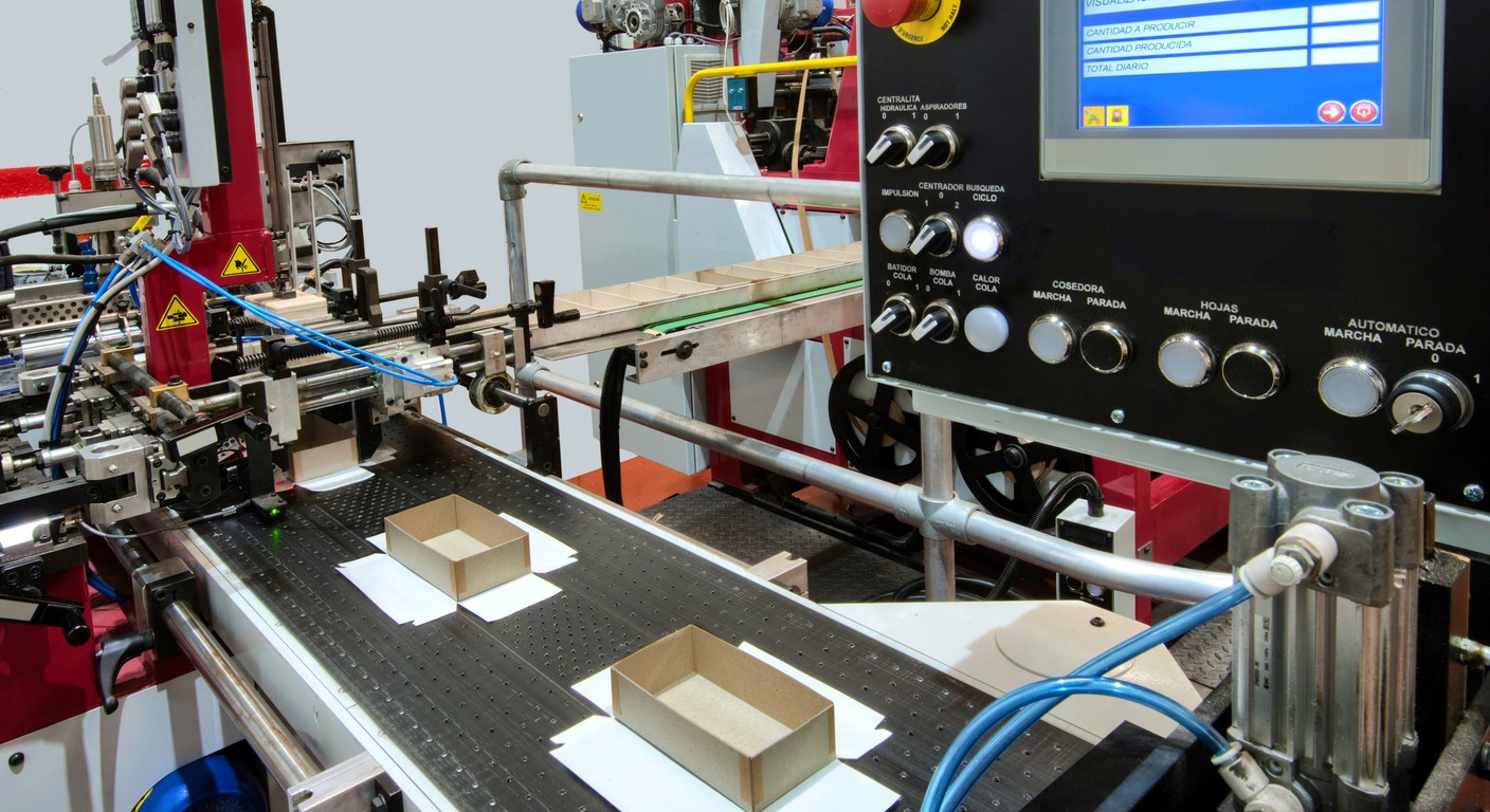 Línea automatizada de producción: eficiencia y calidad garantizadas en cada tirada